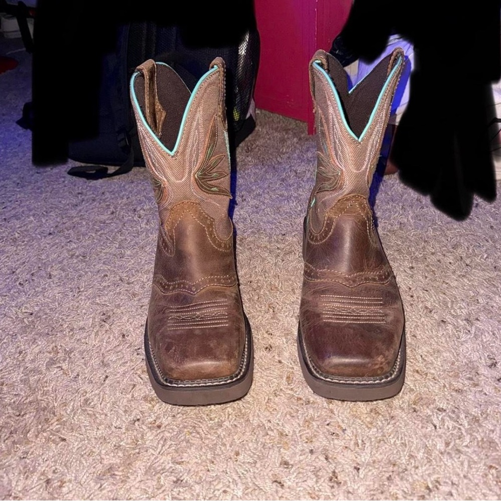 Justin Boots Brown and Tan Heeled Boots